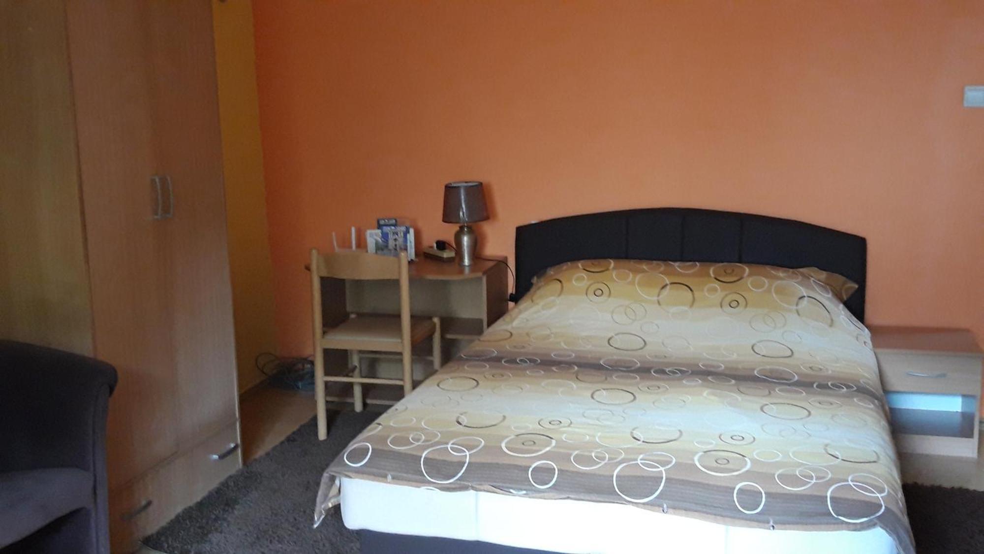 فندق Modern&Cozy Bosnian House With Garden+Free Parking سراييفو الغرفة الصورة
